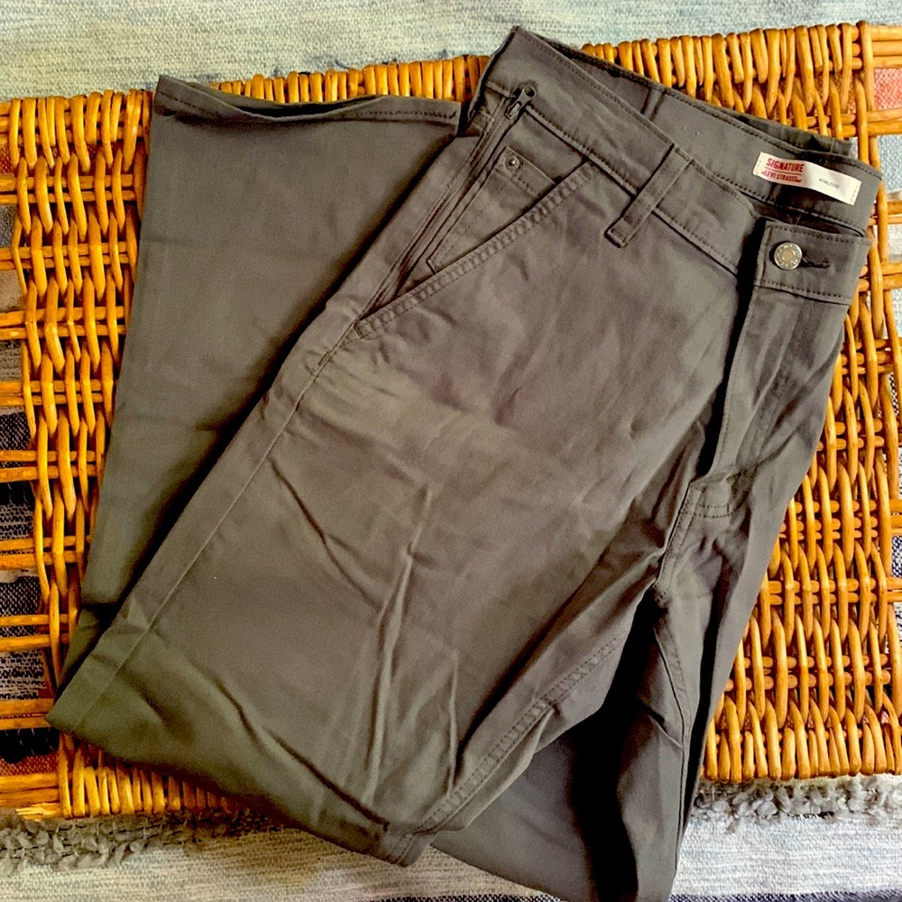 Signature Levi Strauss Grey Jeans - New without tags